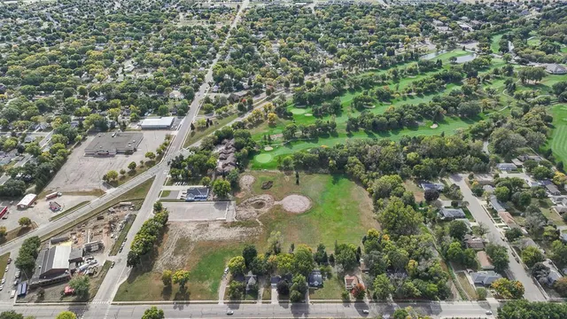 $300,000 | 500 South 4th Street, Marshall, MN 56258