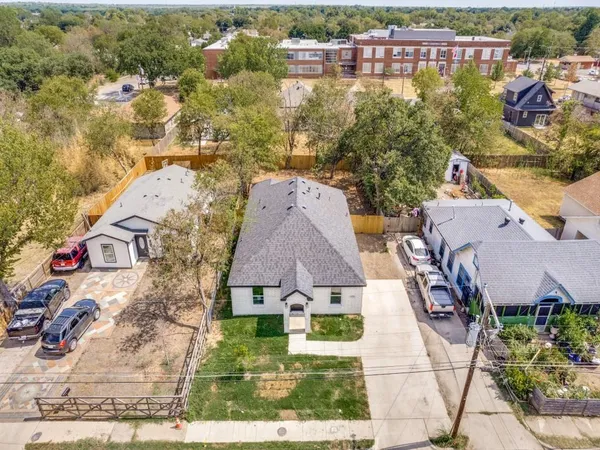 $2,350 | 4220 Hamilton Avenue, Dallas, TX 75210