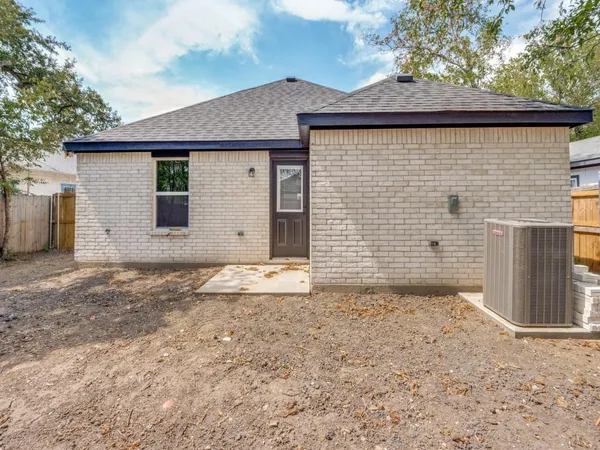 $2,350 | 4220 Hamilton Avenue, Dallas, TX 75210