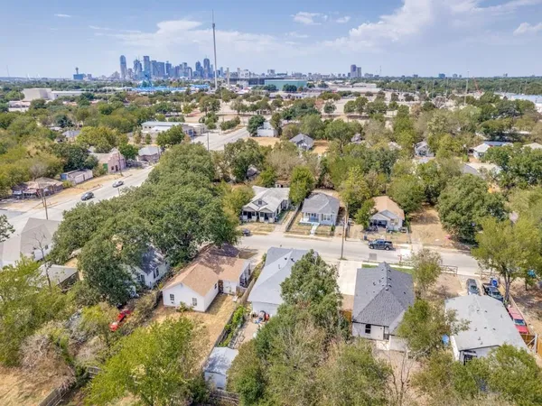 $2,350 | 4220 Hamilton Avenue, Dallas, TX 75210