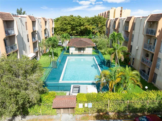 $2,200 | 4855 Northwest 7th Street, Unit 4096, Miami, FL 33126