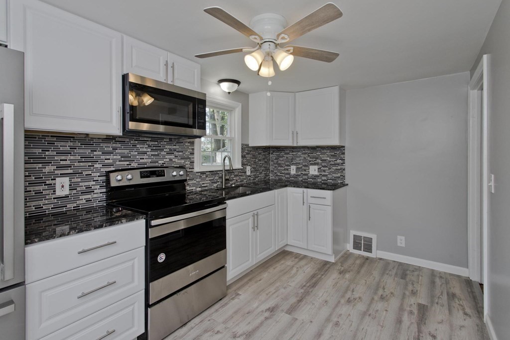 202 Davis Street Springfield, MA 01104 - Photo 14 of 39