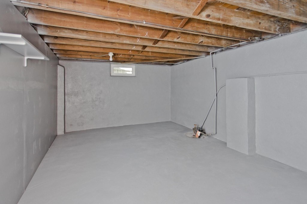 202 Davis Street Springfield, MA 01104 - Photo 34 of 39