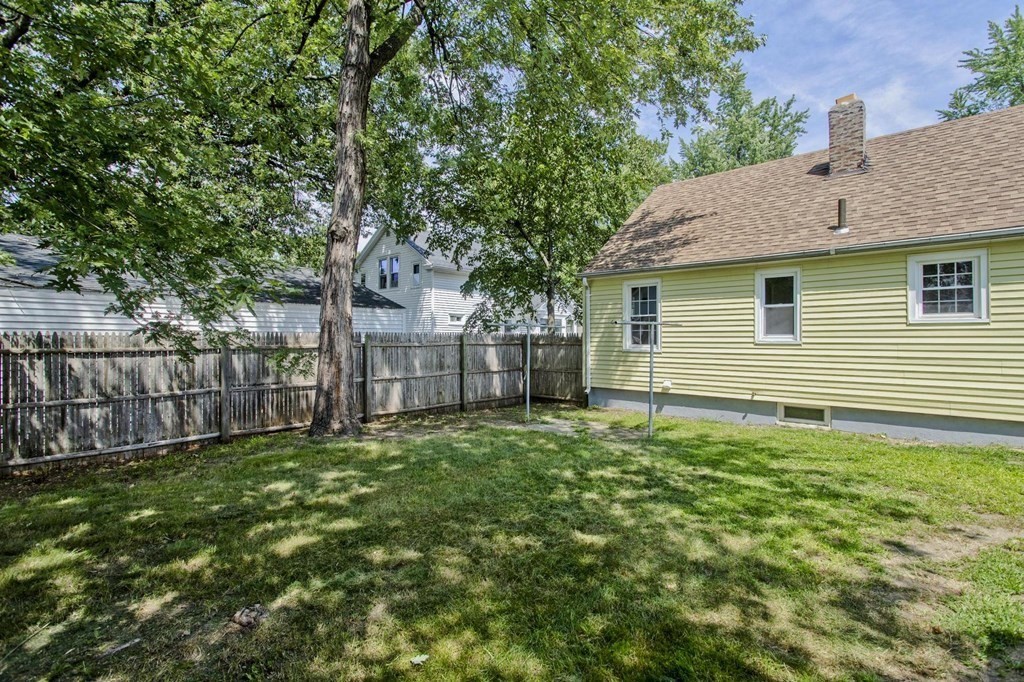 202 Davis Street Springfield, MA 01104 - Photo 36 of 39
