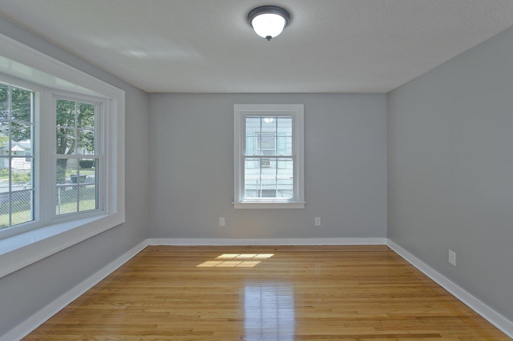 202 Davis Street Springfield, MA 01104 - Photo 6 of 39