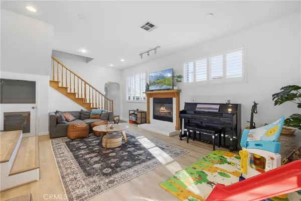 $899,000 | 25048 Wheeler Road, Newhall, CA 91321