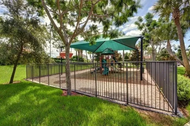 $2,500 | 1951 Grey Falcon Circle Southwest, Vero Beach, FL 32962