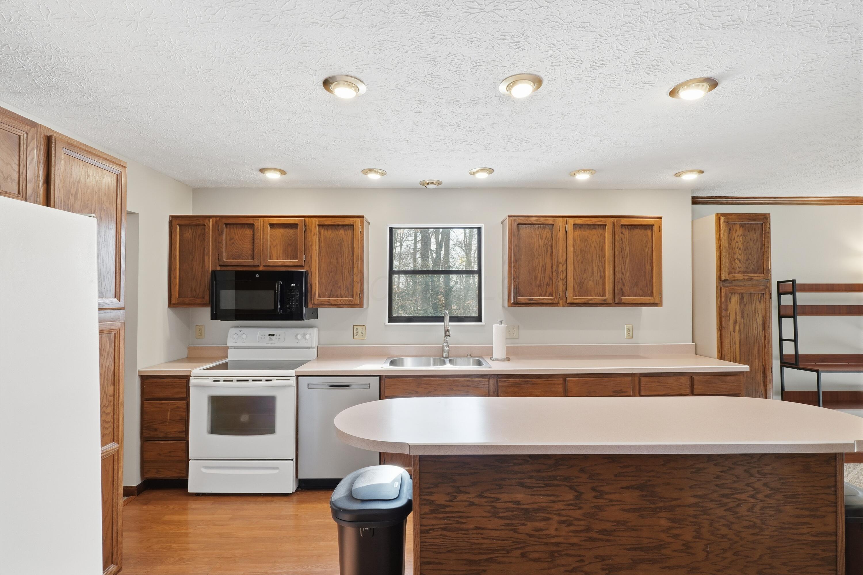 830 Lindenhaven Road Columbus, OH 43230 - Photo 11 of 43 11-kitchen-1
