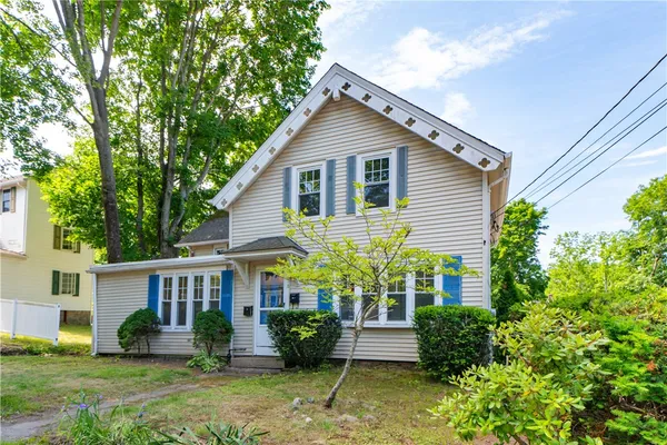 $525,000 | 978 Kingstown Road, South Kingstown, RI 02879