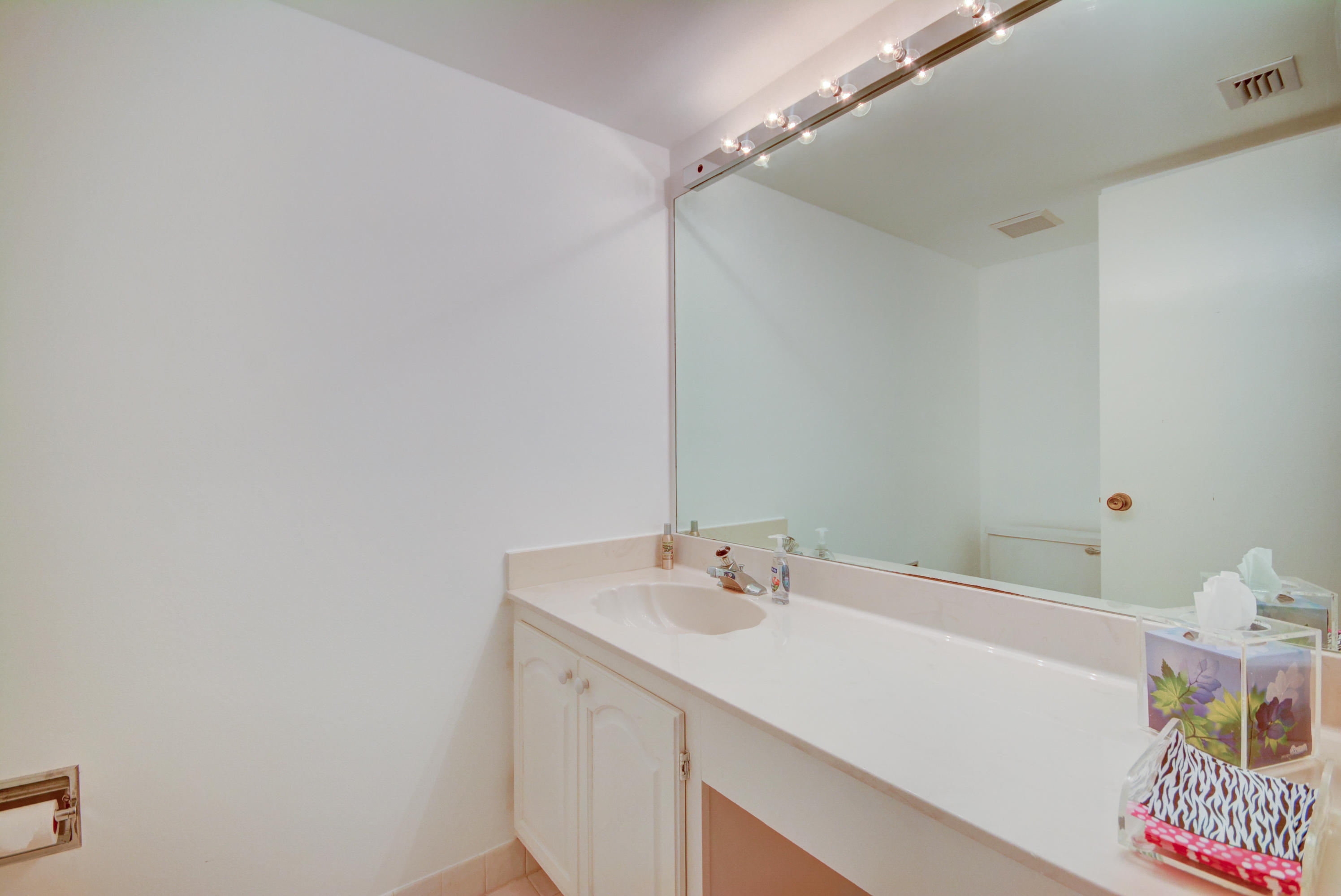 3305 Bridgewood Drive, Unit 3305 Boca Raton, FL 33434 - Photo 16 of 27 NK 3305 Bridgewood Dr-19