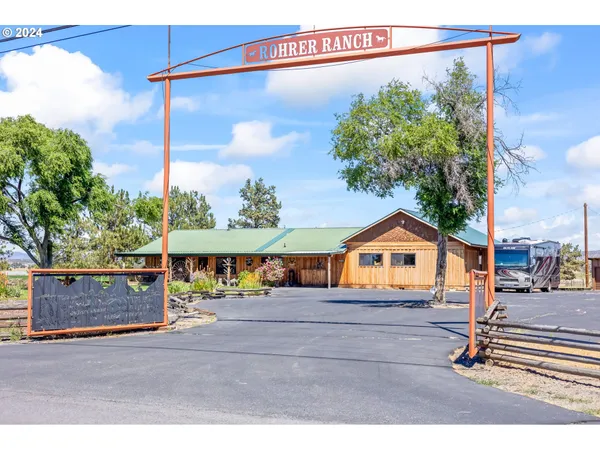 $1,429,000 | 3068 Southwest Reif Road, Powell Butte, OR 97753