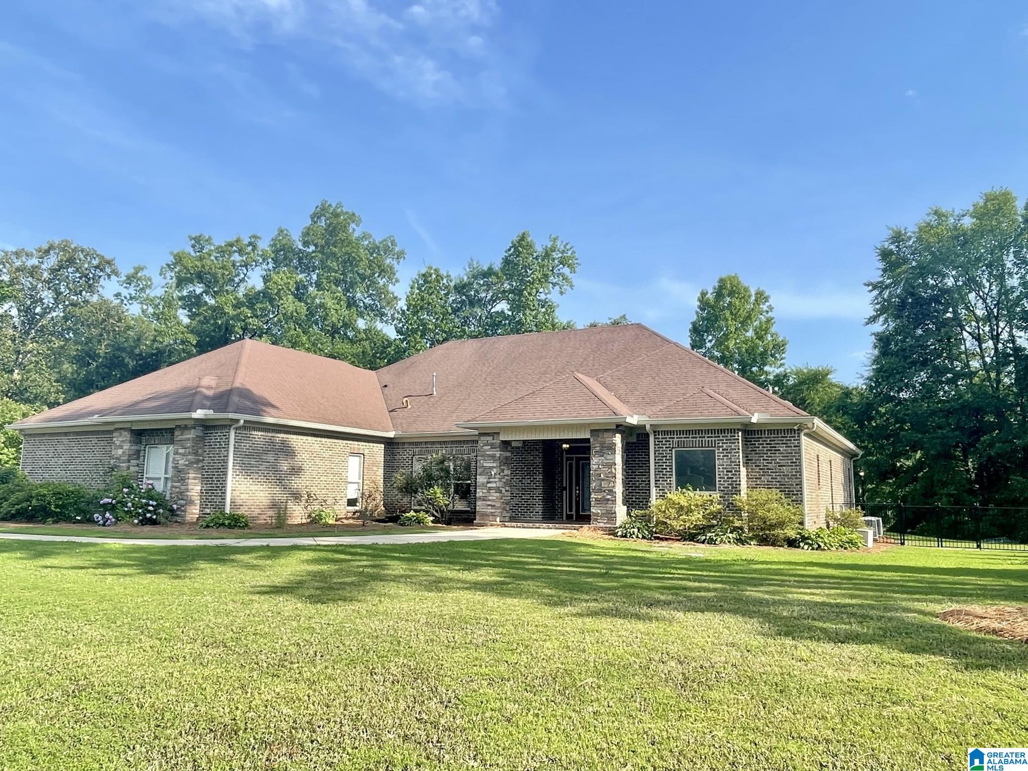 100 Smokey Ridge Lane Alabaster, AL 35007 - Photo 2 of 49