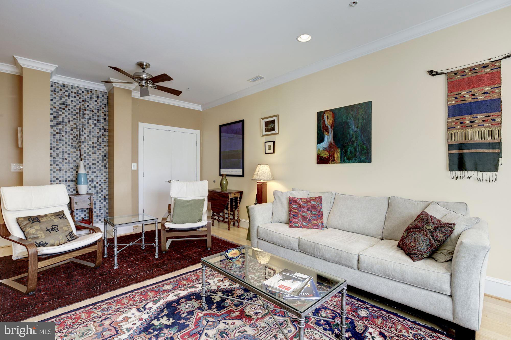 449 R Street Northwest, Unit 102 Washington, DC 20001 - Photo 5 of 18 Living Room