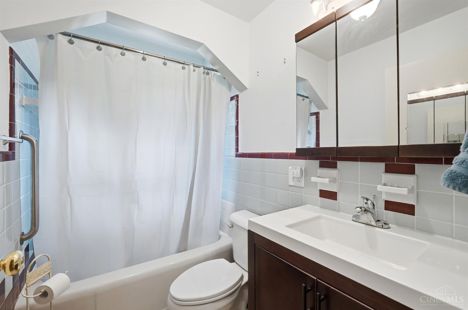 5585 Springdale Road Cincinnati, OH 45251 - Photo 22 of 47 Gallery Image 22