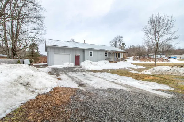 $228,500 | 410 Water Street, Albany, VT 05820