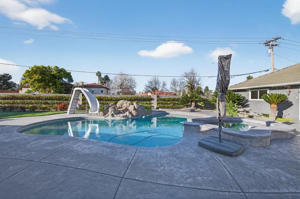 $895,000 | 3013 Hillcrest Court, Madera, CA 93637