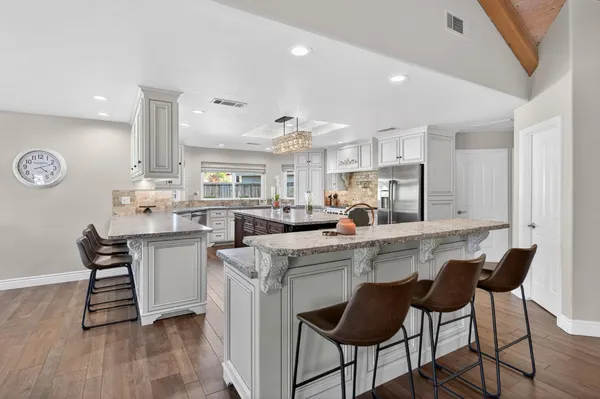 $895,000 | 3013 Hillcrest Court, Madera, CA 93637