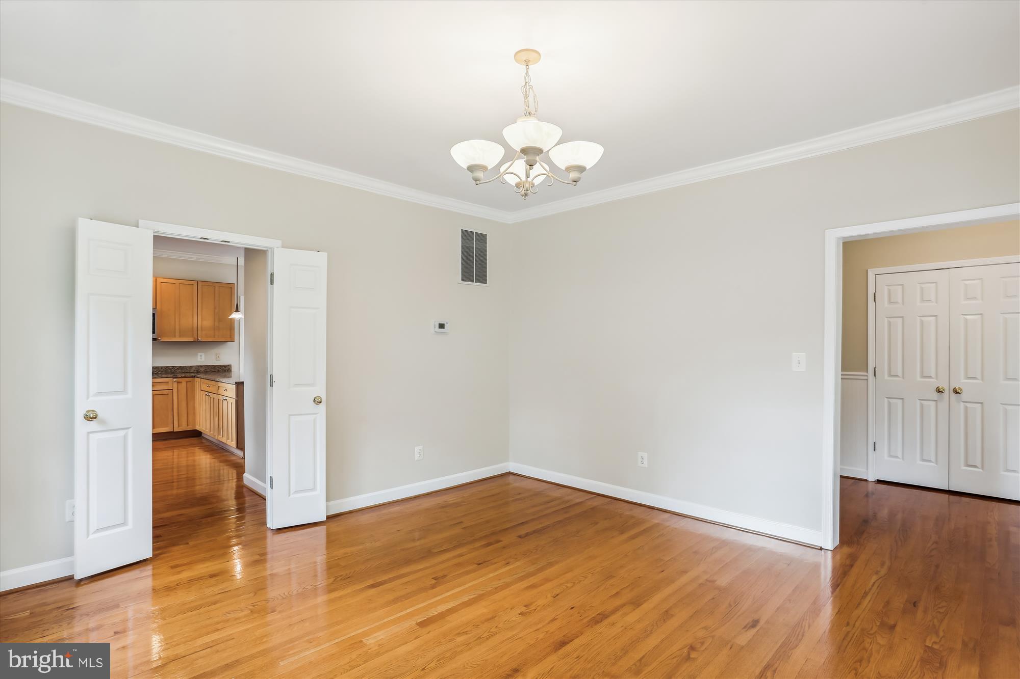 9812 Capitol View Avenue Silver Spring, MD 20910 - Photo 9 of 82 Gallery Image 9