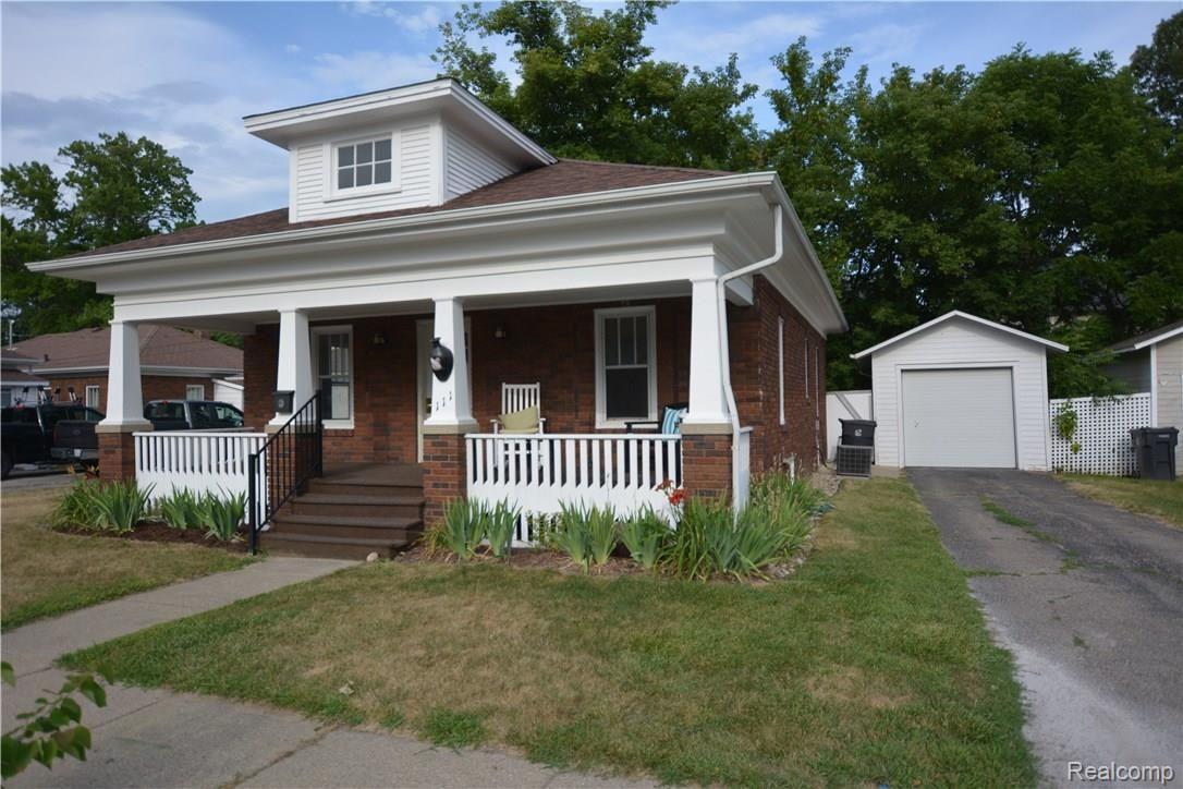 111 Swann Court Howell, MI 48843 - Photo 1 of 16 DSC_0290.JPG