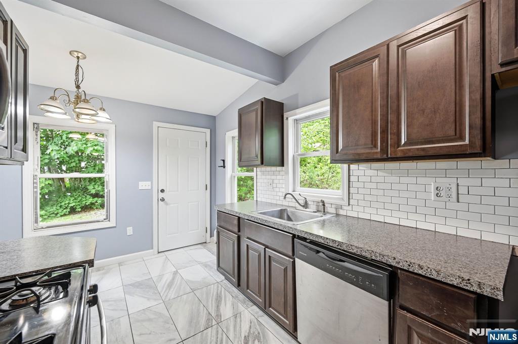 16 Morsemere Road West Milford, NJ 07421 - Photo 13 of 28