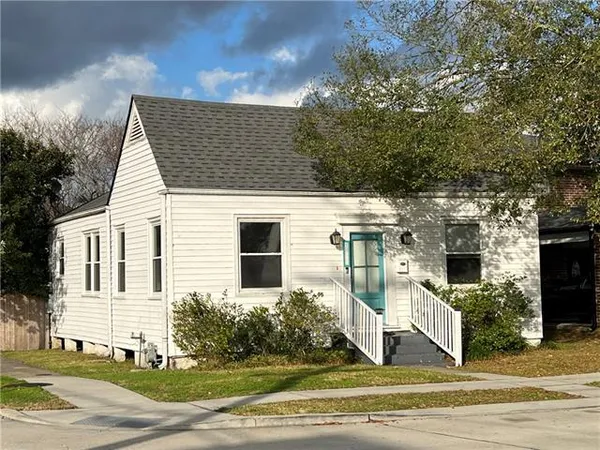 $2,375 | 851 Pontalba Street, New Orleans, LA 70124