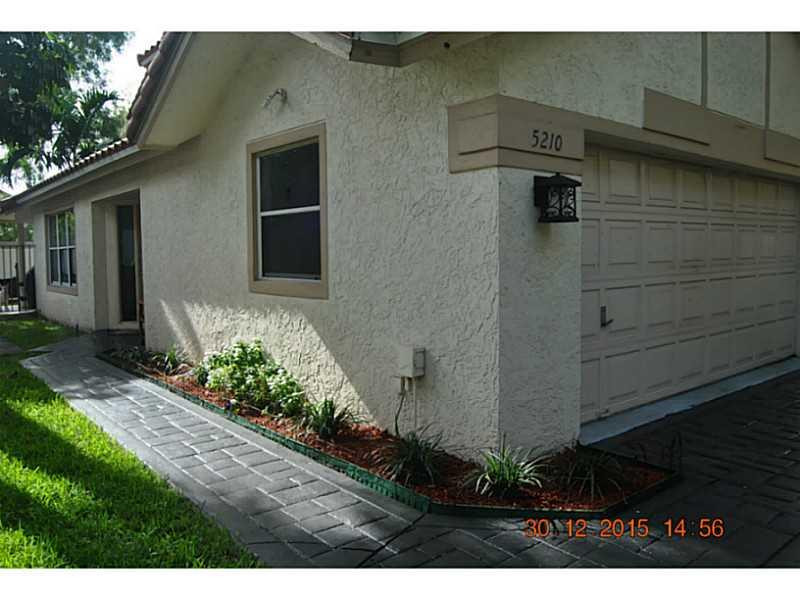 5210 Majorca Club Drive, Unit 5210 Boca Raton, FL 33486 - Photo 27 of 35 Exterior Front.