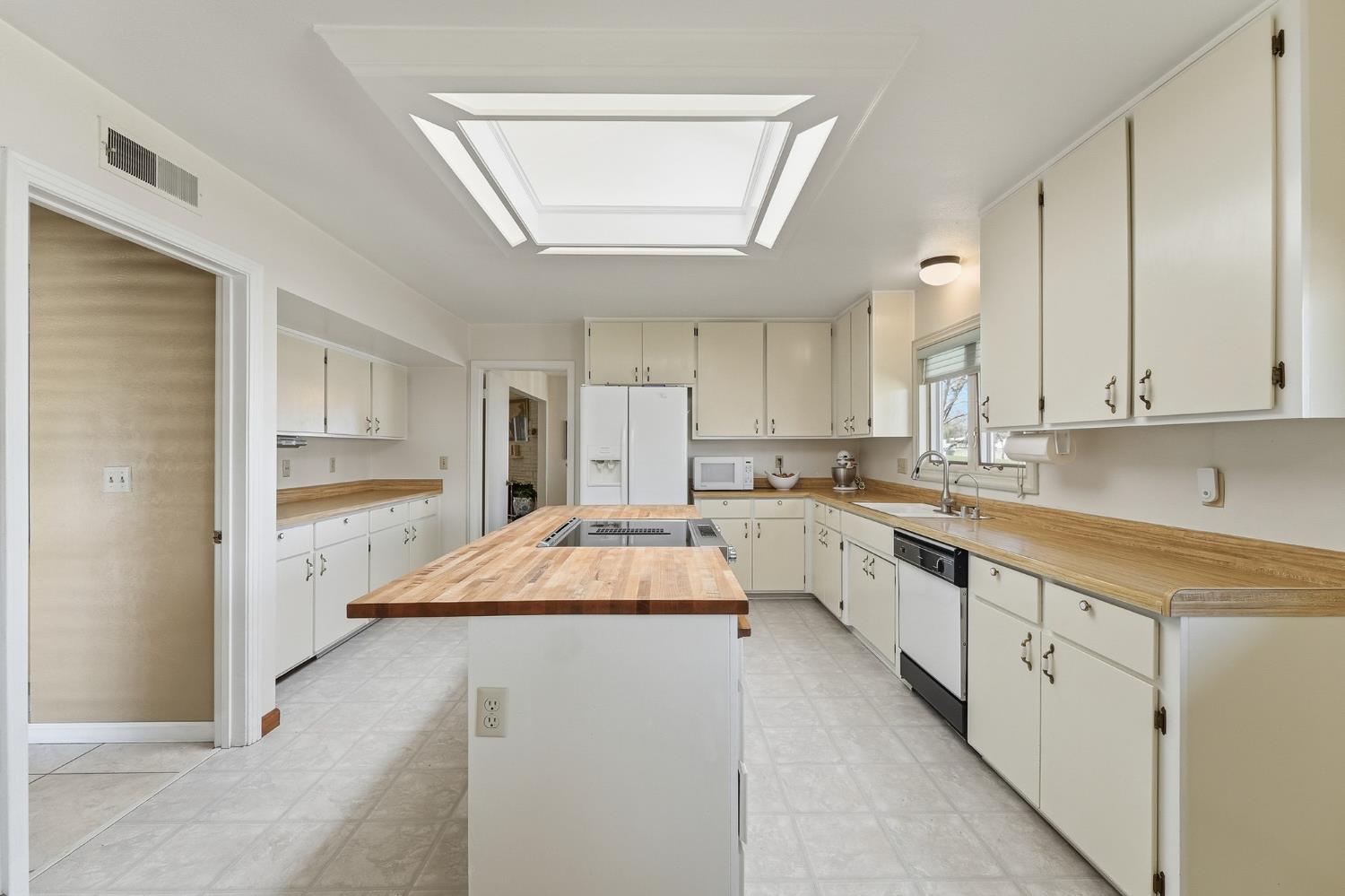 1344 Magnolia Avenue Modesto, CA 95350 - Photo 14 of 71