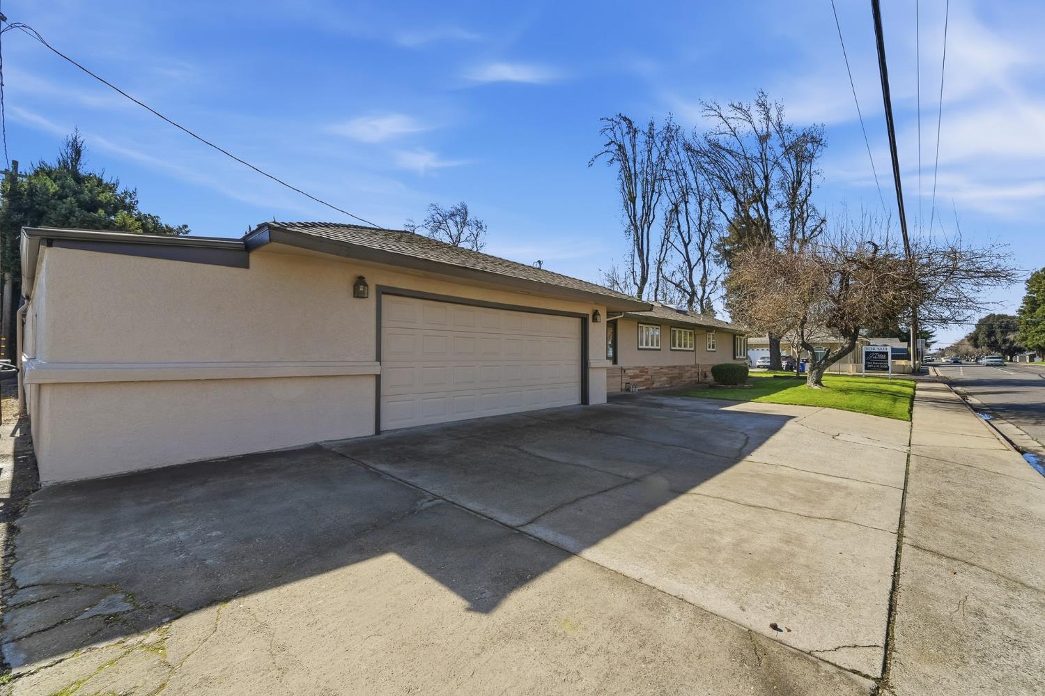 1344 Magnolia Avenue Modesto, CA 95350 - Photo 4 of 71