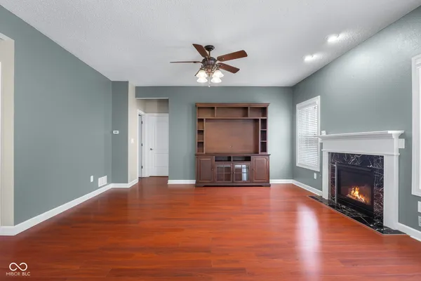 $329,900 | 2910 Park View Drive, Columbus, IN 47201