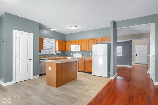 $329,900 | 2910 Park View Drive, Columbus, IN 47201