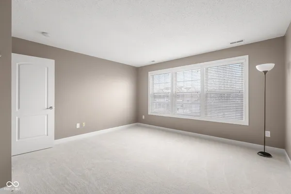 $329,900 | 2910 Park View Drive, Columbus, IN 47201
