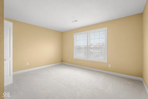 $329,900 | 2910 Park View Drive, Columbus, IN 47201