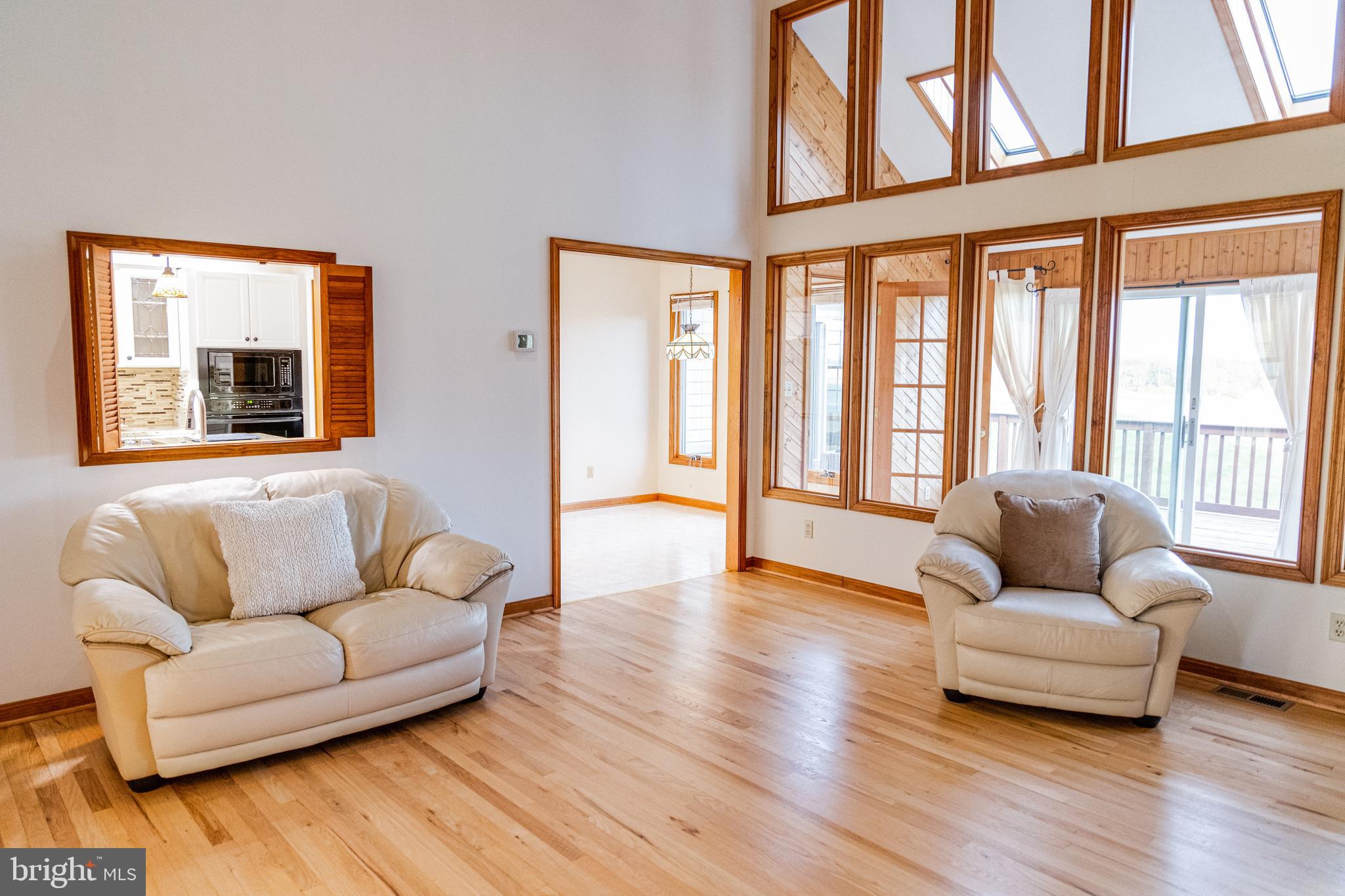 View to the kitchen and breakfast nook.