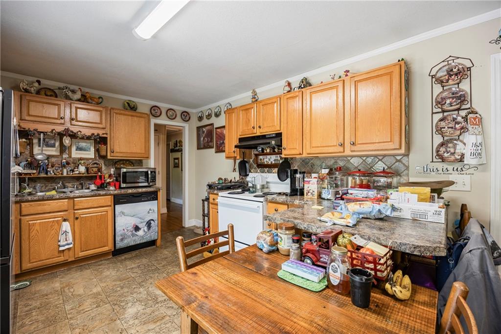 151 Ginn Street Carnesville, GA 30521 - Photo 11 of 39