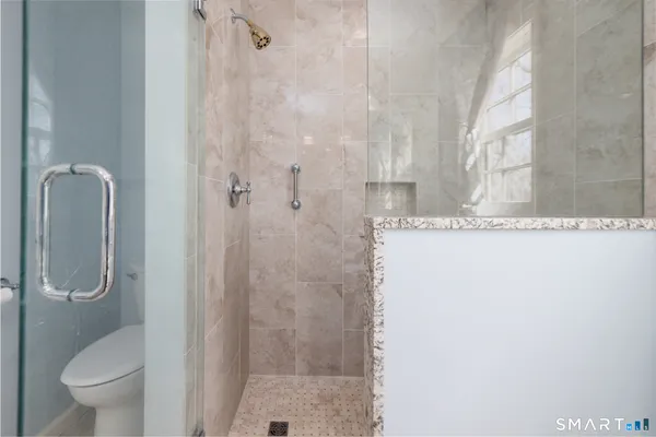 $825,000 | 122 Crest Road, Middlebury, CT 06762