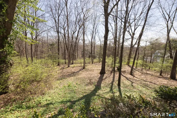 $825,000 | 122 Crest Road, Middlebury, CT 06762