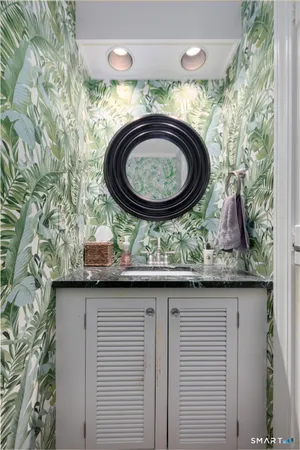 $825,000 | 122 Crest Road, Middlebury, CT 06762