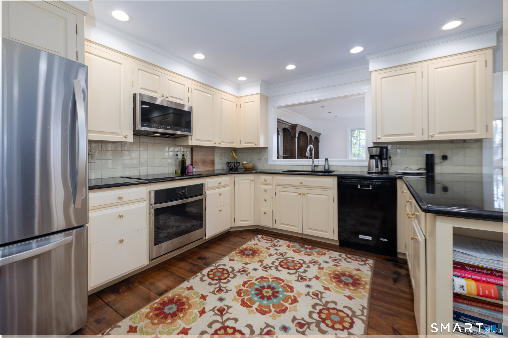 122 Crest Road Middlebury, CT 06762 - Photo 4 of 37