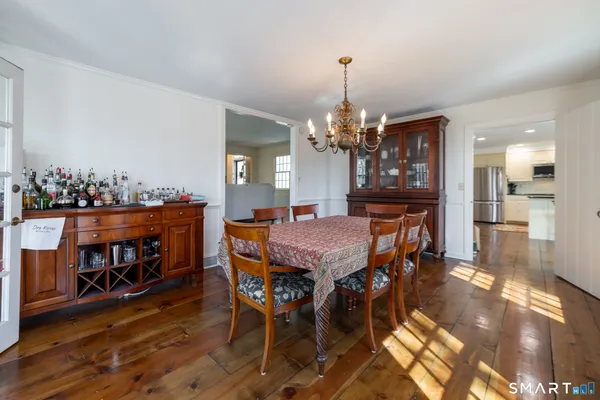 $825,000 | 122 Crest Road, Middlebury, CT 06762