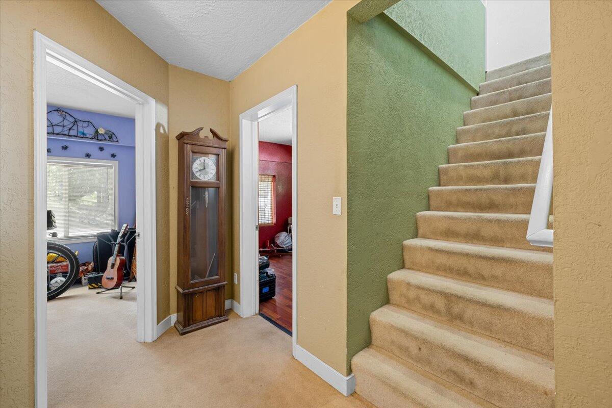 6041 Sterling Creek Road Jacksonville, OR 97530 - Photo 17 of 43 20-CI_0365