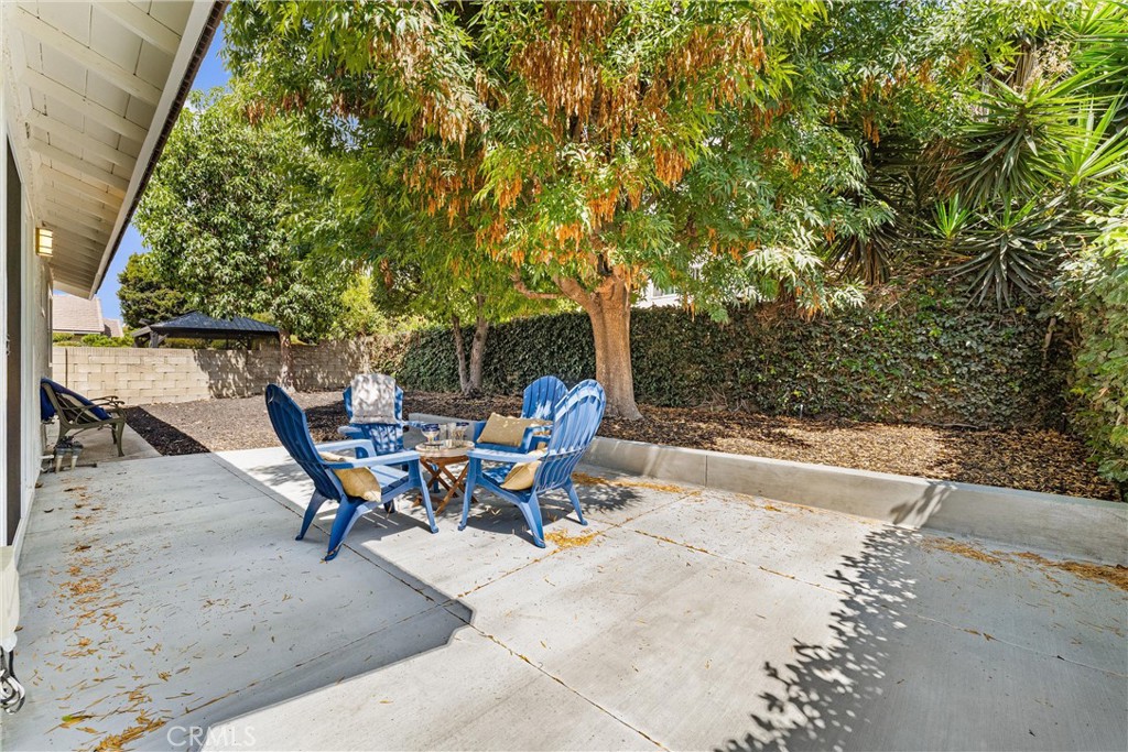 3621 Myrtle Street Irvine, CA 92606 - Photo 35 of 40 a view of outdoor space with table and chairs