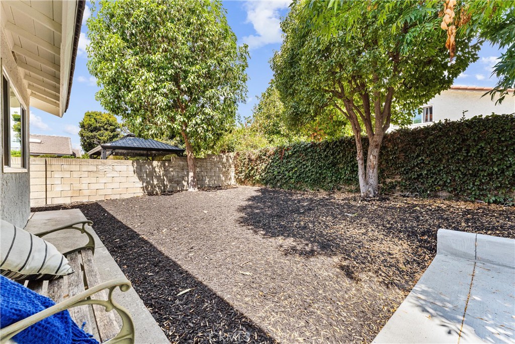 3621 Myrtle Street Irvine, CA 92606 - Photo 37 of 40 a view of a backyard