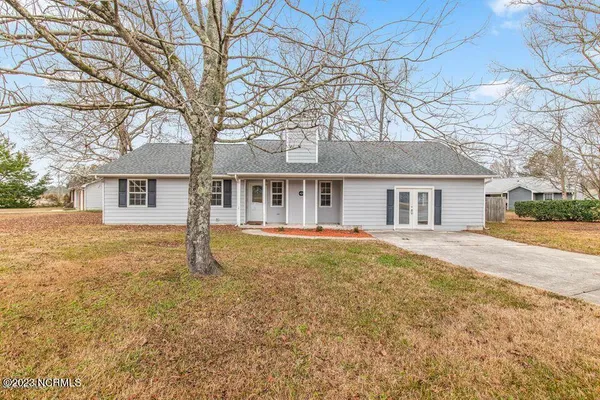 $1,600 | 424 Singletree Drive, Jacksonville, NC 28540