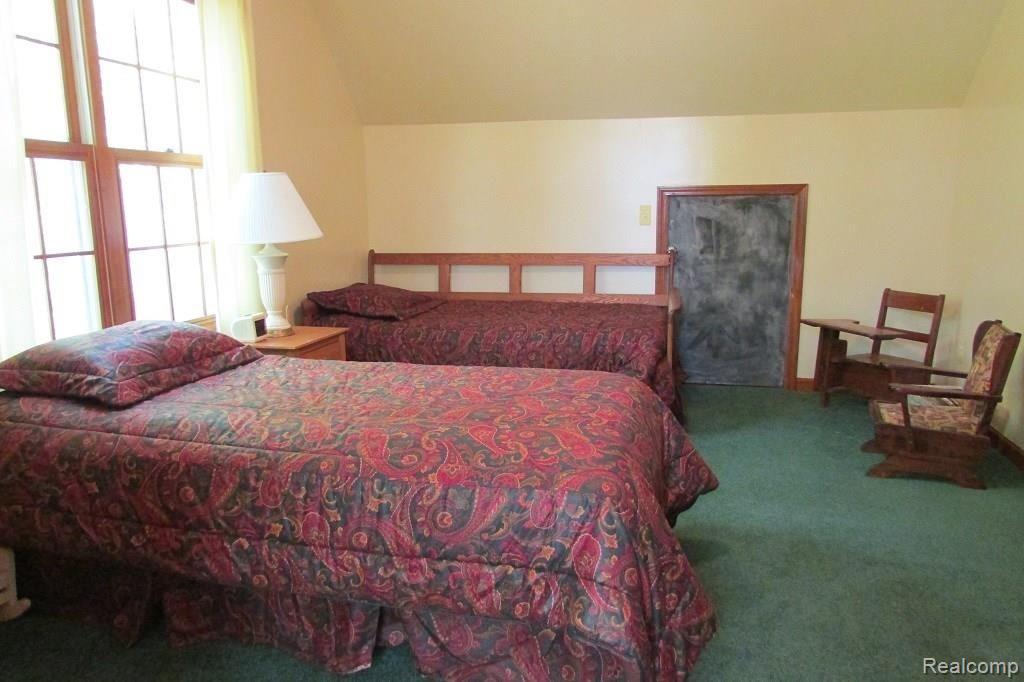 2846 Fenton Road Hartland, MI 48353 - Photo 20 of 33 Bedroom