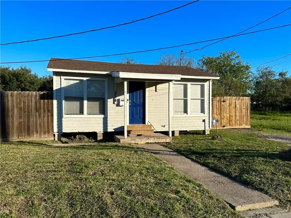 $1,295 | 834 Van Cura Drive, Corpus Christi, TX 78408