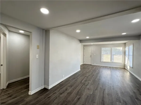 $1,295 | 834 Van Cura Drive, Corpus Christi, TX 78408