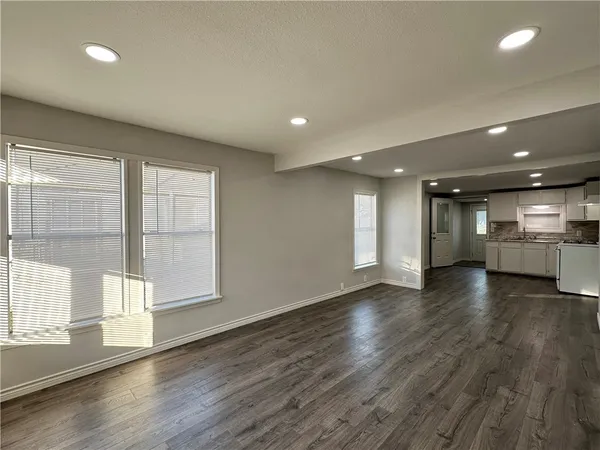 $1,295 | 834 Van Cura Drive, Corpus Christi, TX 78408