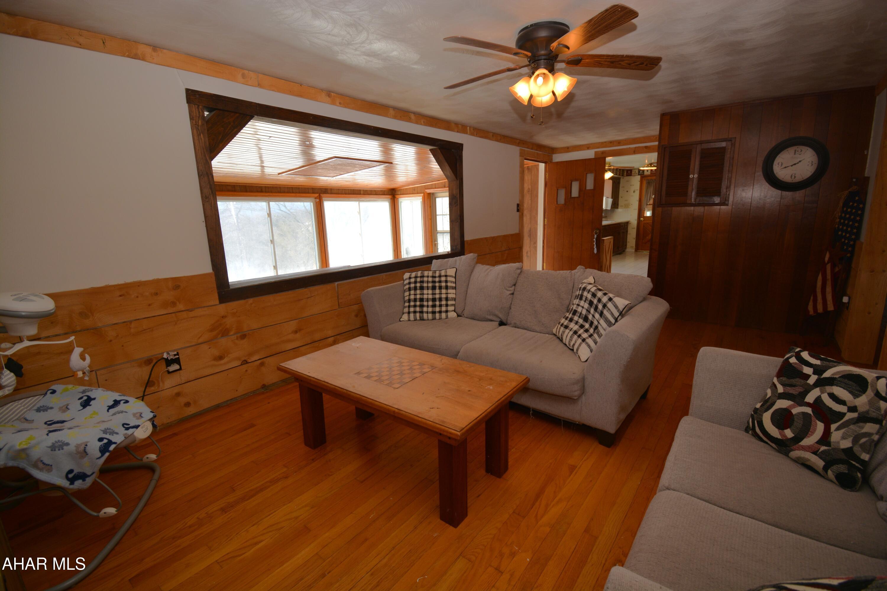 875 Davis Road Altoona, PA 16601 - Photo 8 of 33