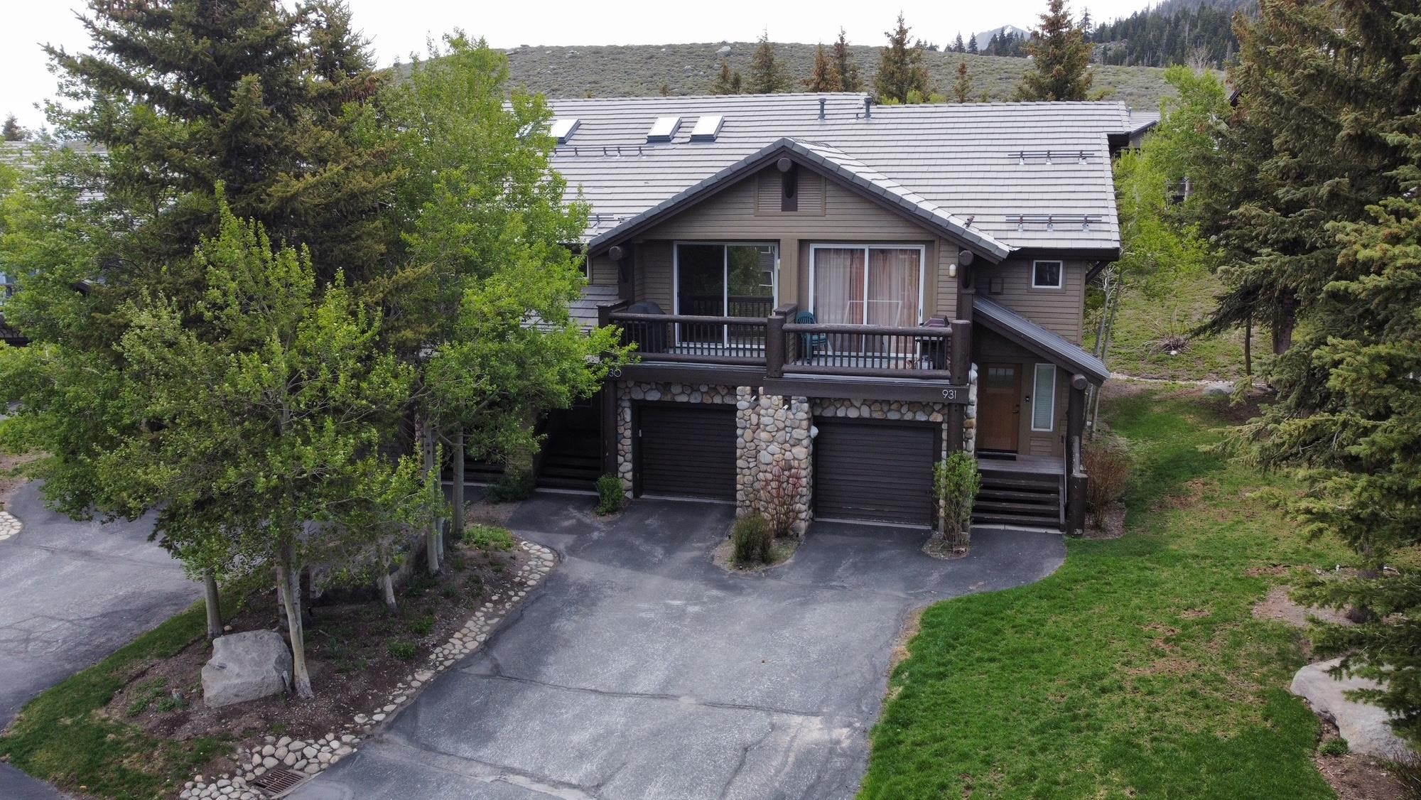 930 Links Way, Unit 930 Mammoth Lakes, CA 93546 - Photo 34 of 40 a view of a house with a yard balcony and furniture