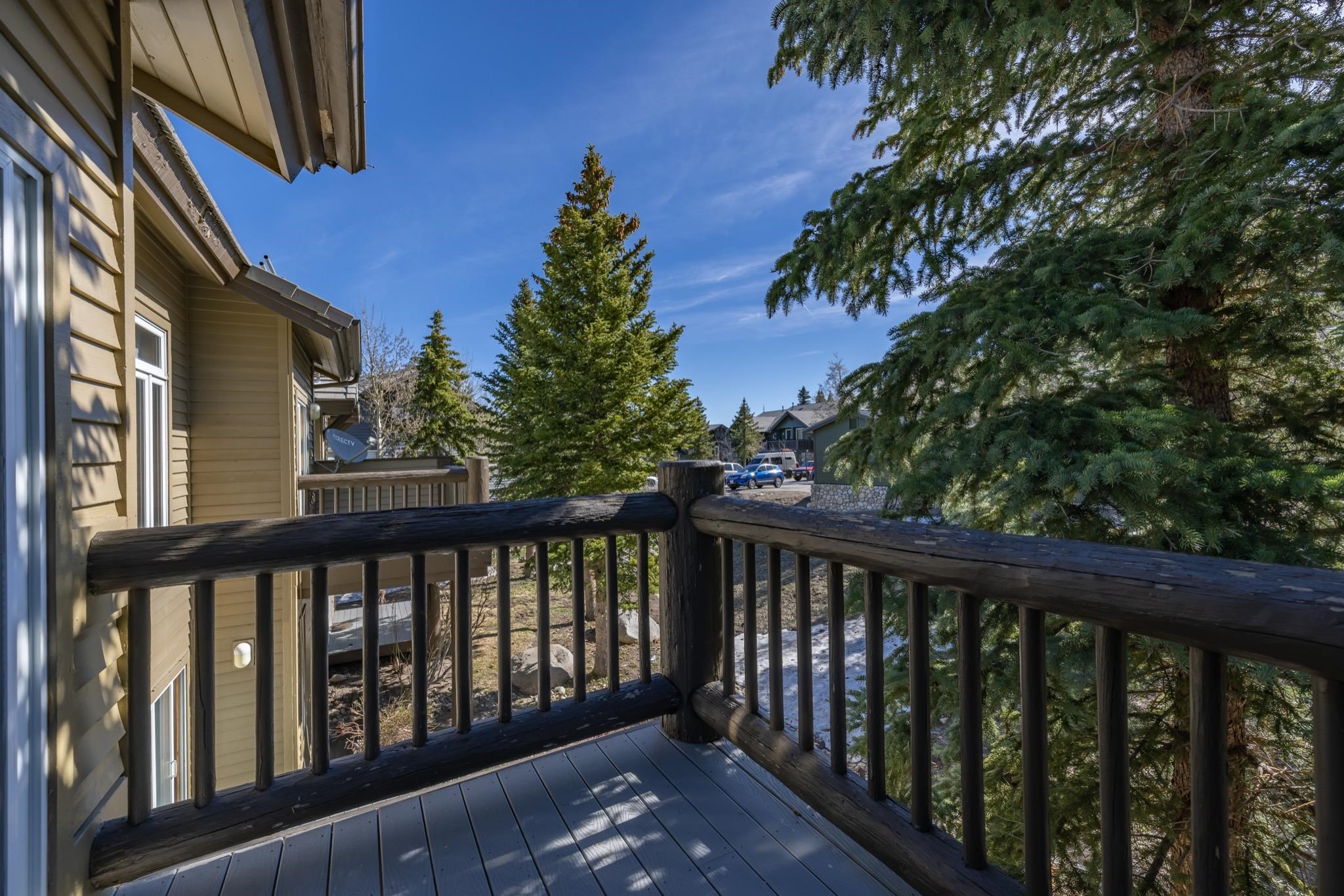 930 Links Way, Unit 930 Mammoth Lakes, CA 93546 - Photo 39 of 40 a balcony with wooden floor and outdoor space